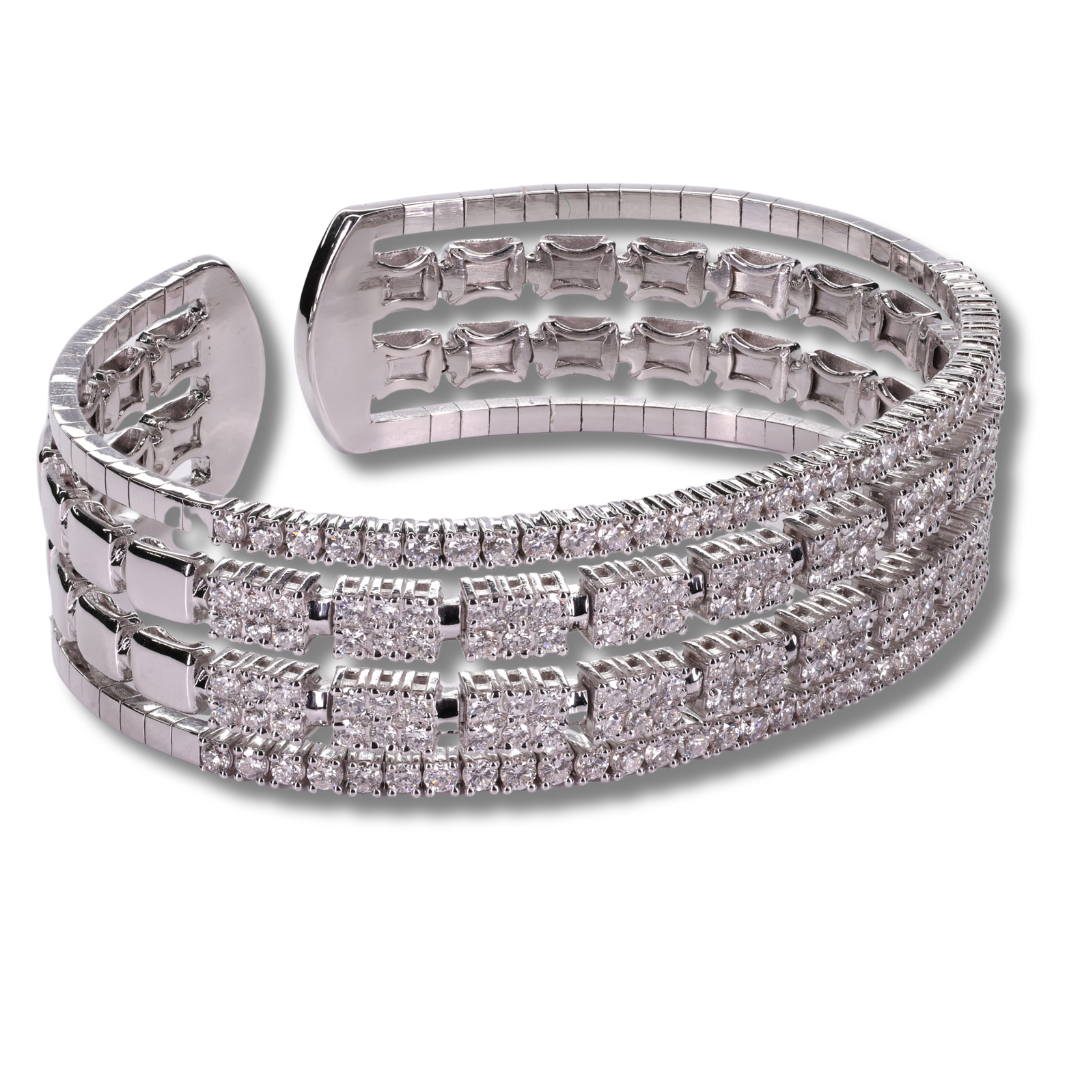 18K White Gold Celestia Pavé Bangle
