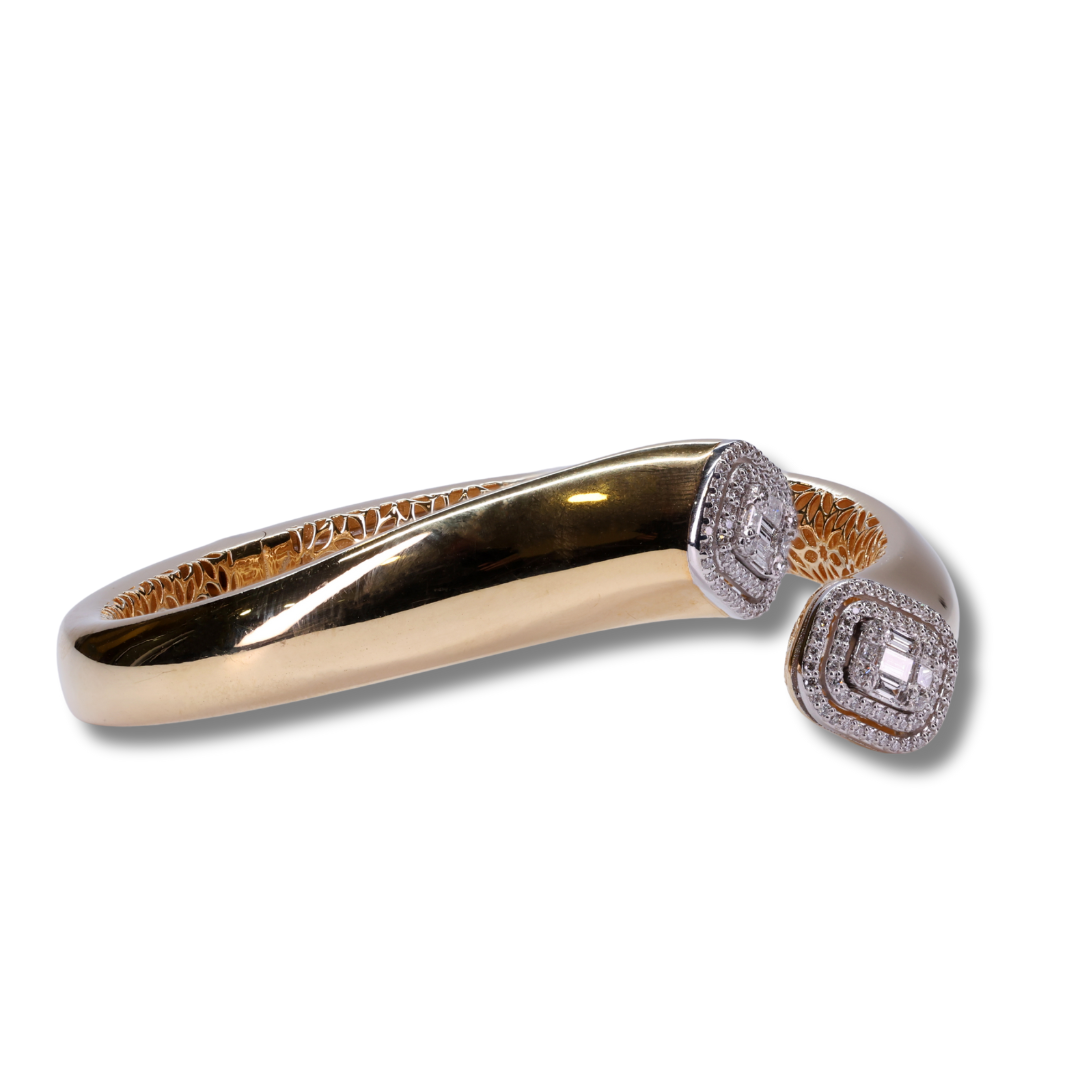 Golden Embrace Diamond Bangle in 18K Rose Gold
